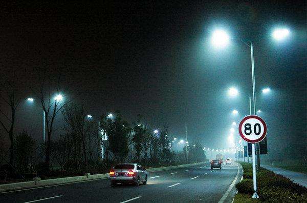 东莞91视频首页照明LED路灯在雨雾季节增强道路安全的优势