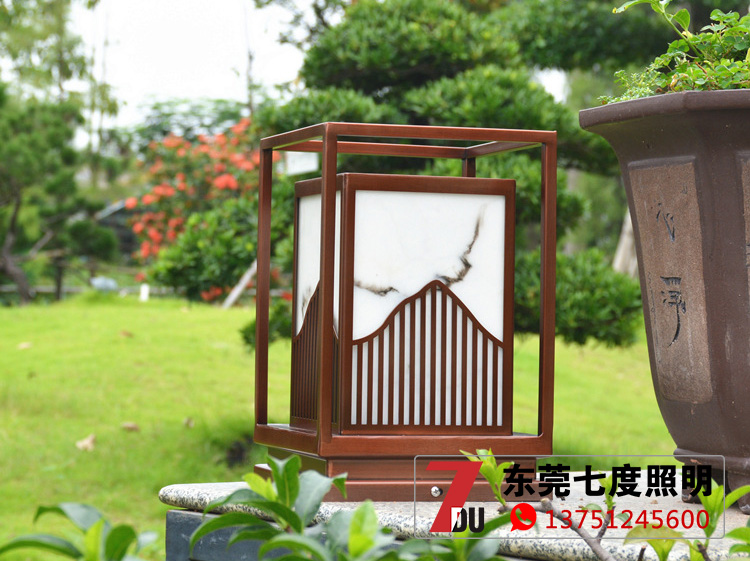 91视频首页不锈钢镀铜拉丝草坪灯\柱头灯安装效果实拍